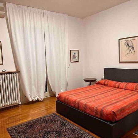 A Casa Di Gianni Apartment Gallarate Bagian luar foto