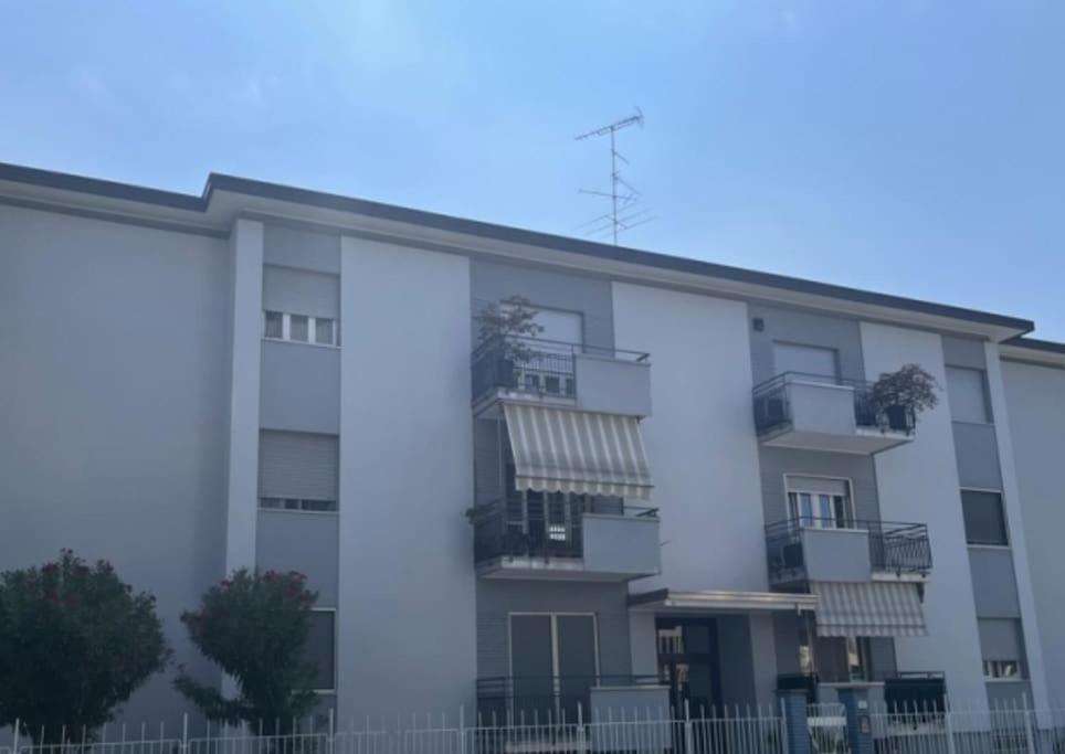 A Casa Di Gianni Apartment Gallarate Bagian luar foto